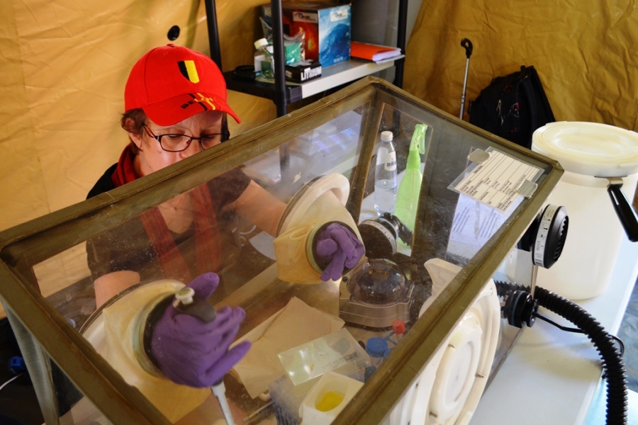 het B-LiFE laboratorium voor de strijd tegen ebola